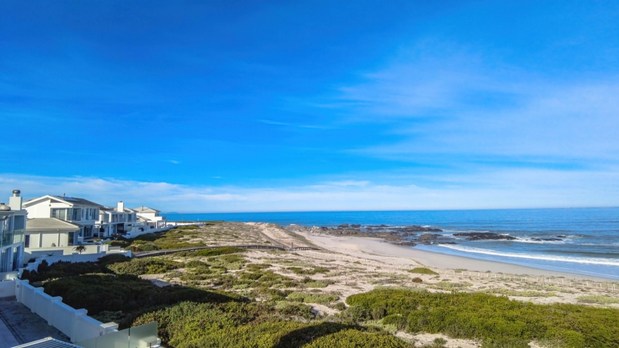 4 Bedroom Property for Sale in Pearl Bay Western Cape